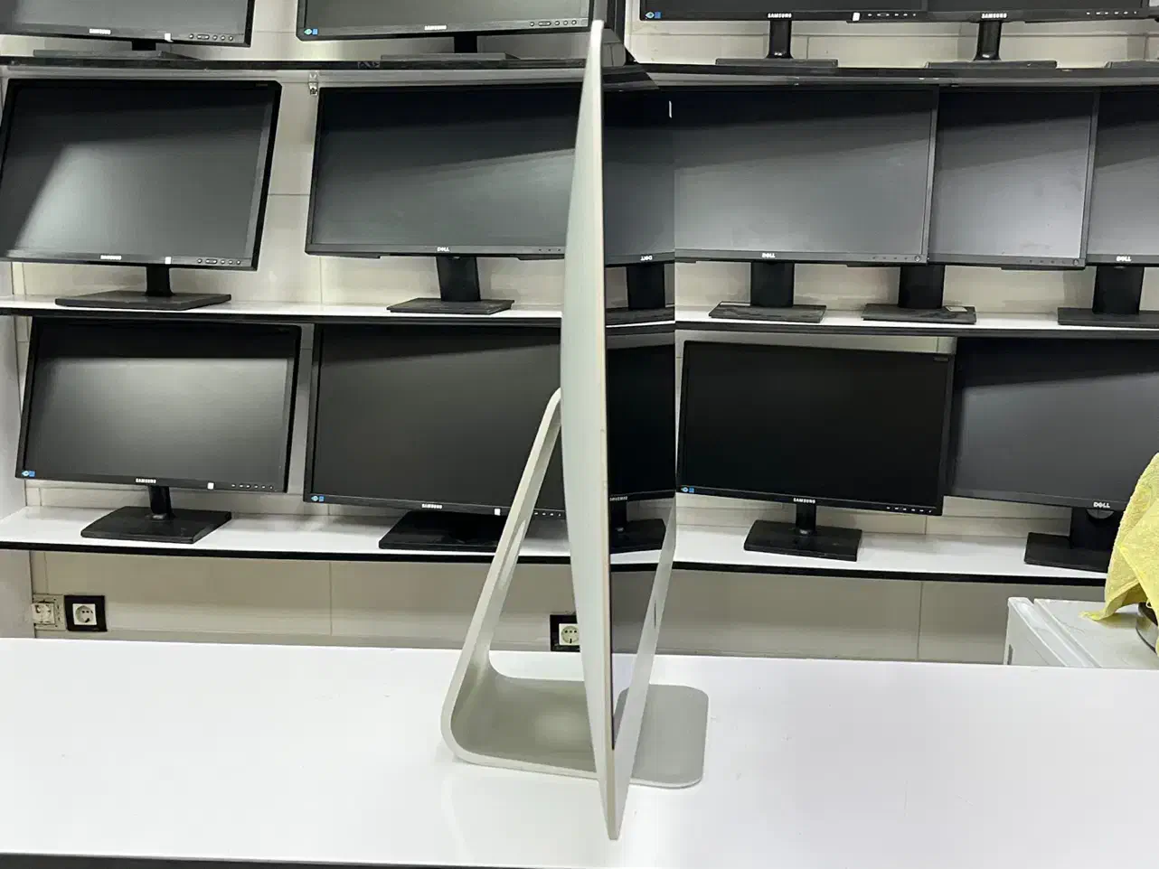 الین وان اپل27  a1419 اینچ  رادگستر کفیشه|رایانه رومیزی|آبادان, |دیوار