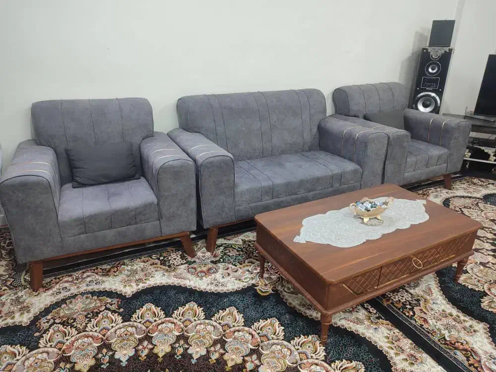 مبل هفت نفره و به همراه جلومبلی و سه تا عسلی|مبلمان خانگی و میز عسلی|تهران, شهرک شریعتی|دیوار