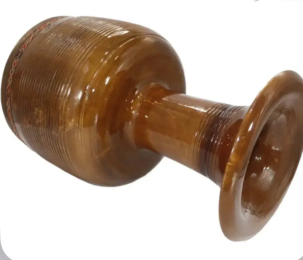 تنیک|سازهای سنتی|تربت‌حیدریه, میدان مرکزی|دیوار