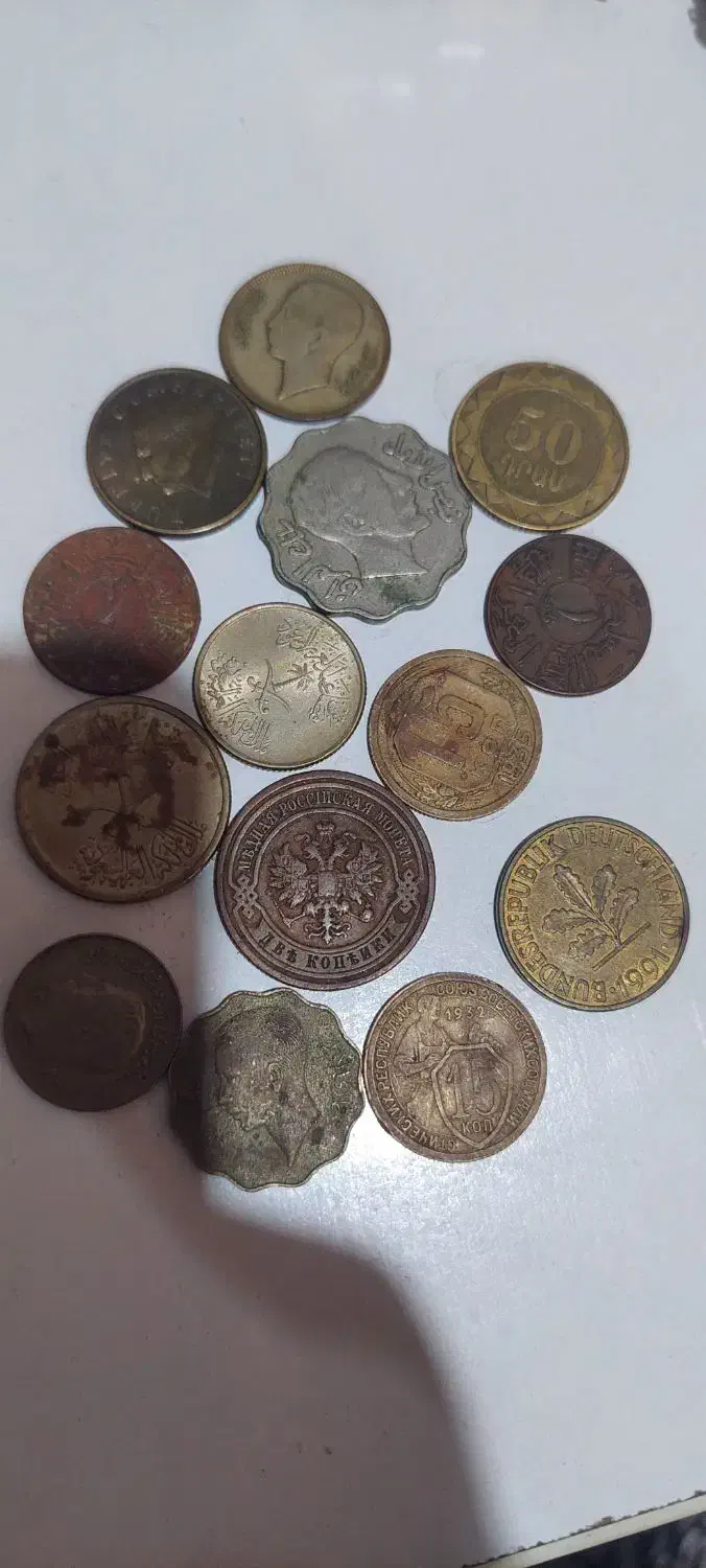 چند سکه قدیمی|کلکسیون سکه، تمبر، اسکناس|رشت, باهنر|دیوار