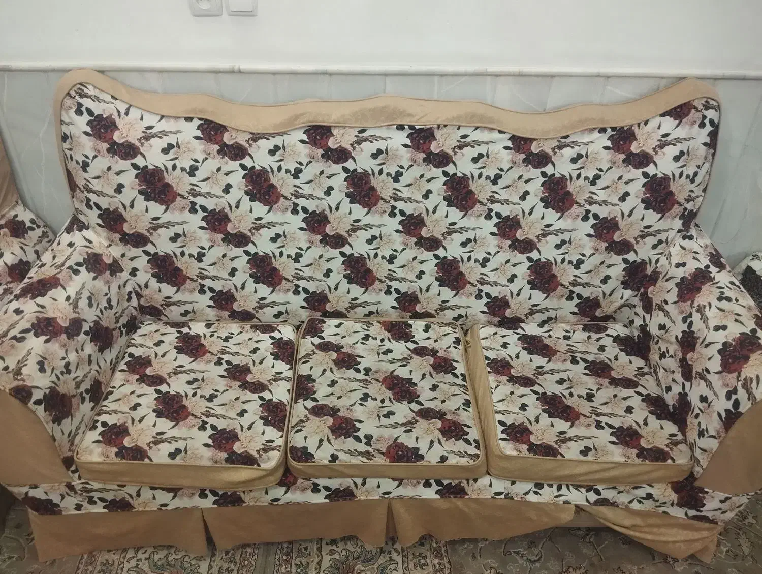 مبل کاملا سالم و باقیمت خیلی مناسب بیاپشیمون نمیشی|مبلمان خانگی و میز عسلی|اردکان, |دیوار