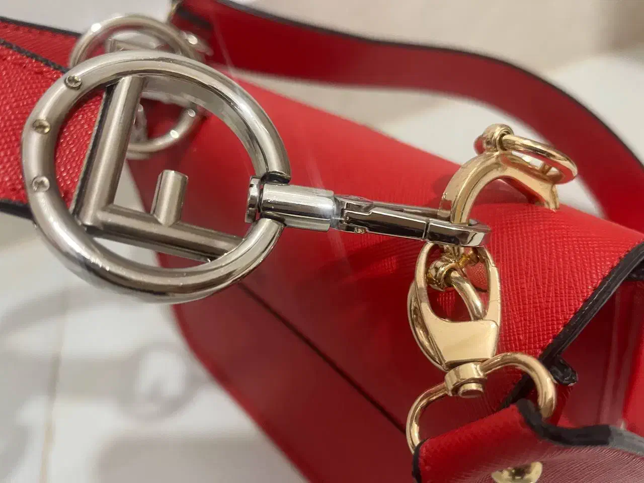 کیف مجلسی|کیف، کفش، کمربند|شیروان (خراسان), |دیوار