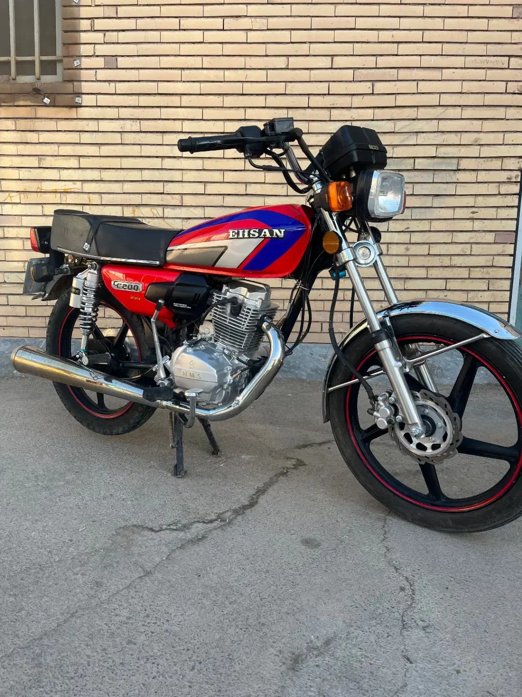 موتور۲۰۰انژیکتور احسان|موتورسیکلت|زرند, |دیوار