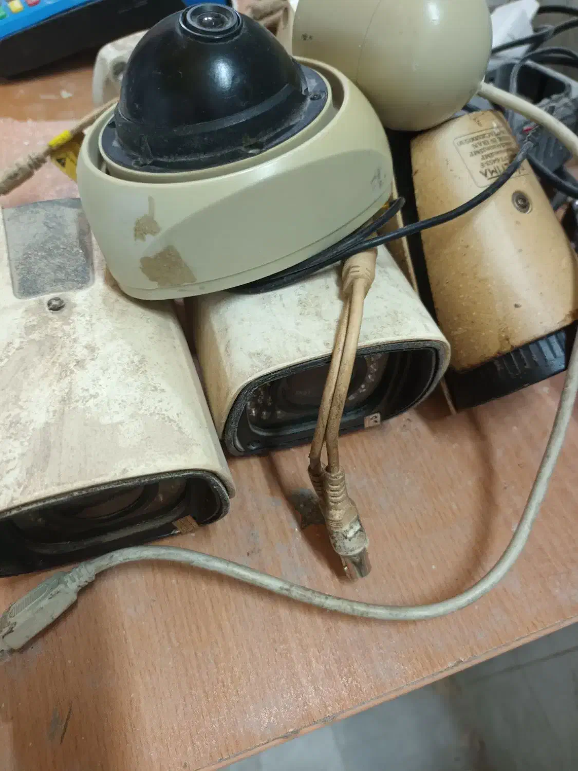 پنج عدد دوربین سالم|دوربین مداربسته|پاکدشت, پاکدشت (مامازند)|دیوار