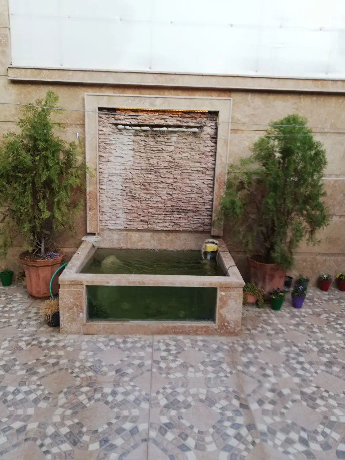 ویلایی   ۲۰۰متری بازسازی شده در مقرخیابان غیور|فروش خانه و ویلا|شیراز, شیشه‌گری|دیوار