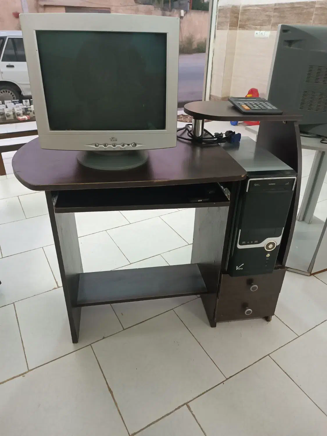 کامپیوتر به همراه میز|رایانه رومیزی|گرگان, |دیوار