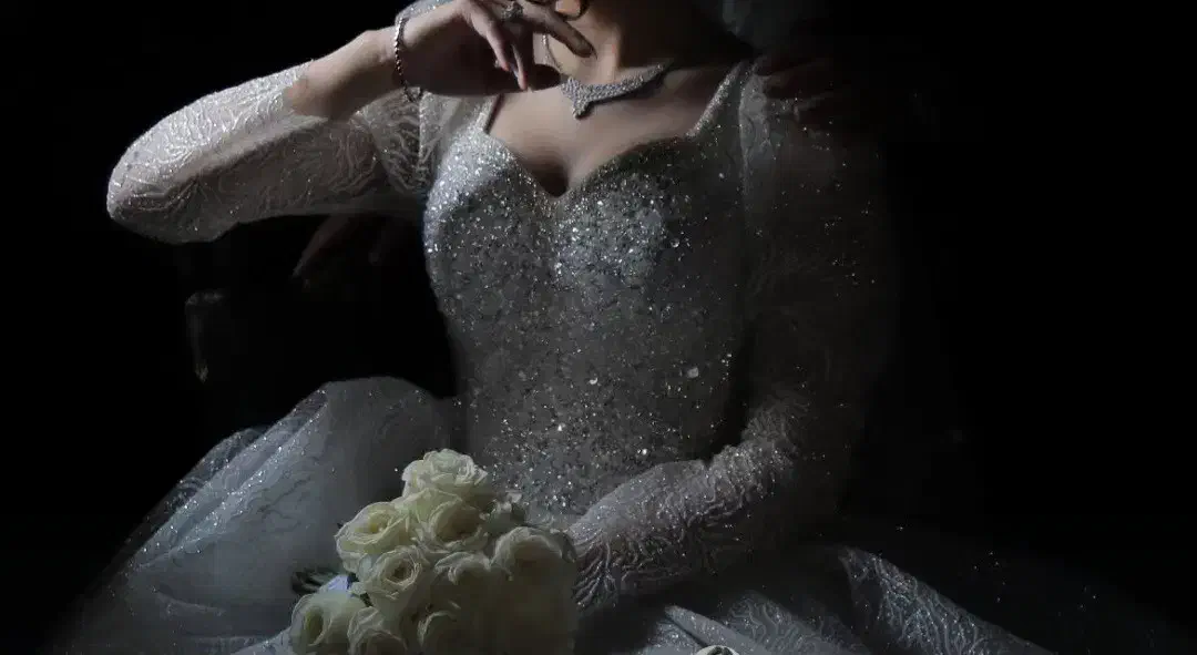 لباس عروس|لباس|رودهن, |دیوار