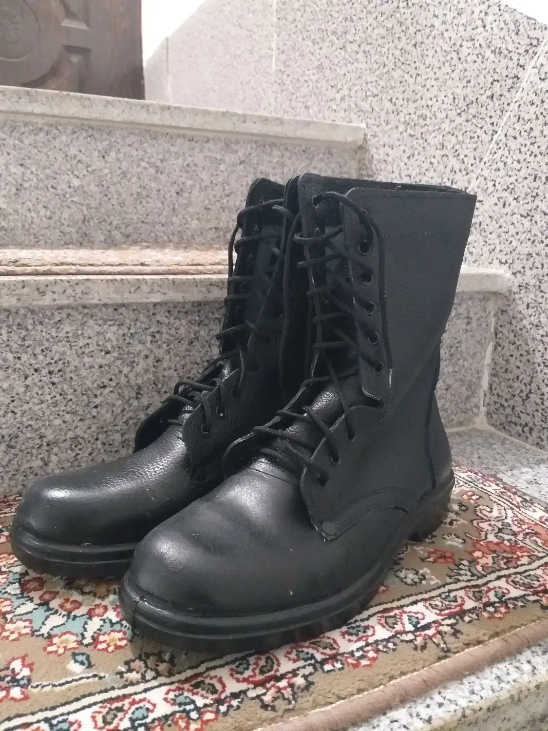 پوتین سربازی شماره۴۳|کیف، کفش، کمربند|نقده, |دیوار