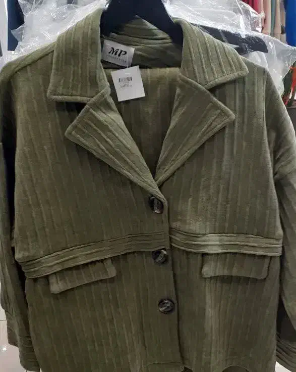 ست کبریتی مخمل|لباس|کاشان, پا نخل|دیوار