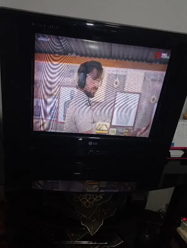 تلویزیون ال جی ۲۱ اینچ|تلویزیون و پروژکتور|بندر انزلی, طالب آباد|دیوار