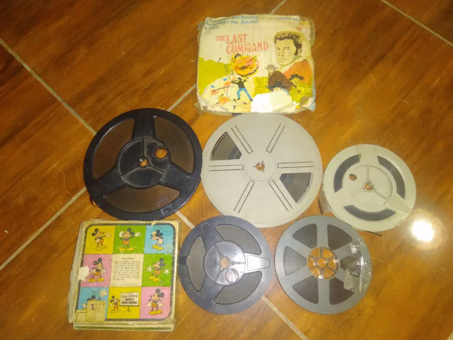 دوربین با سه پایه اصل ژاپن وفیلم آپارات|دوربین عکاسی و فیلم‌برداری|نوشهر, |دیوار