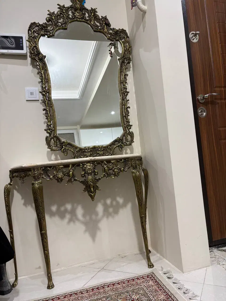 آینه و کنسول برنجی|مبلمان خانگی و میز عسلی|تهران, جوادیه|دیوار