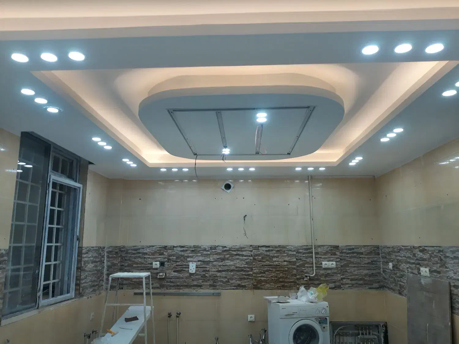 برقکار برقکشی لاین نوری نورمخفی هالوژن تعمیرات عیب|خدمات پیشه و مهارت|خرمآباد, |دیوار