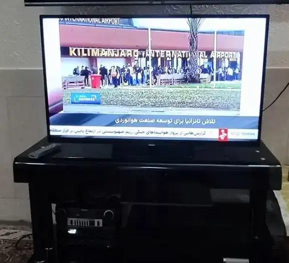 تلویزیون 40اینج ال ای دی سامسونگ|تلویزیون و پروژکتور|برخوار, |دیوار