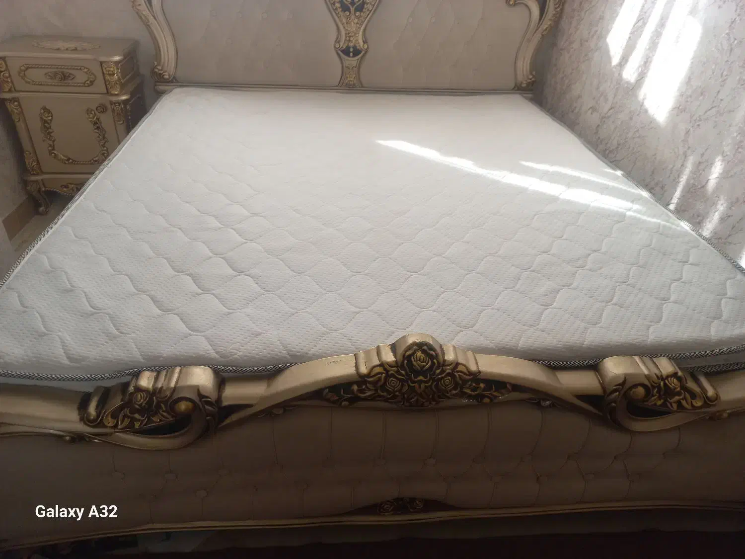 تخت سلطنتی|تخت و سرویس خواب|قرچک, شهرک الحدید|دیوار