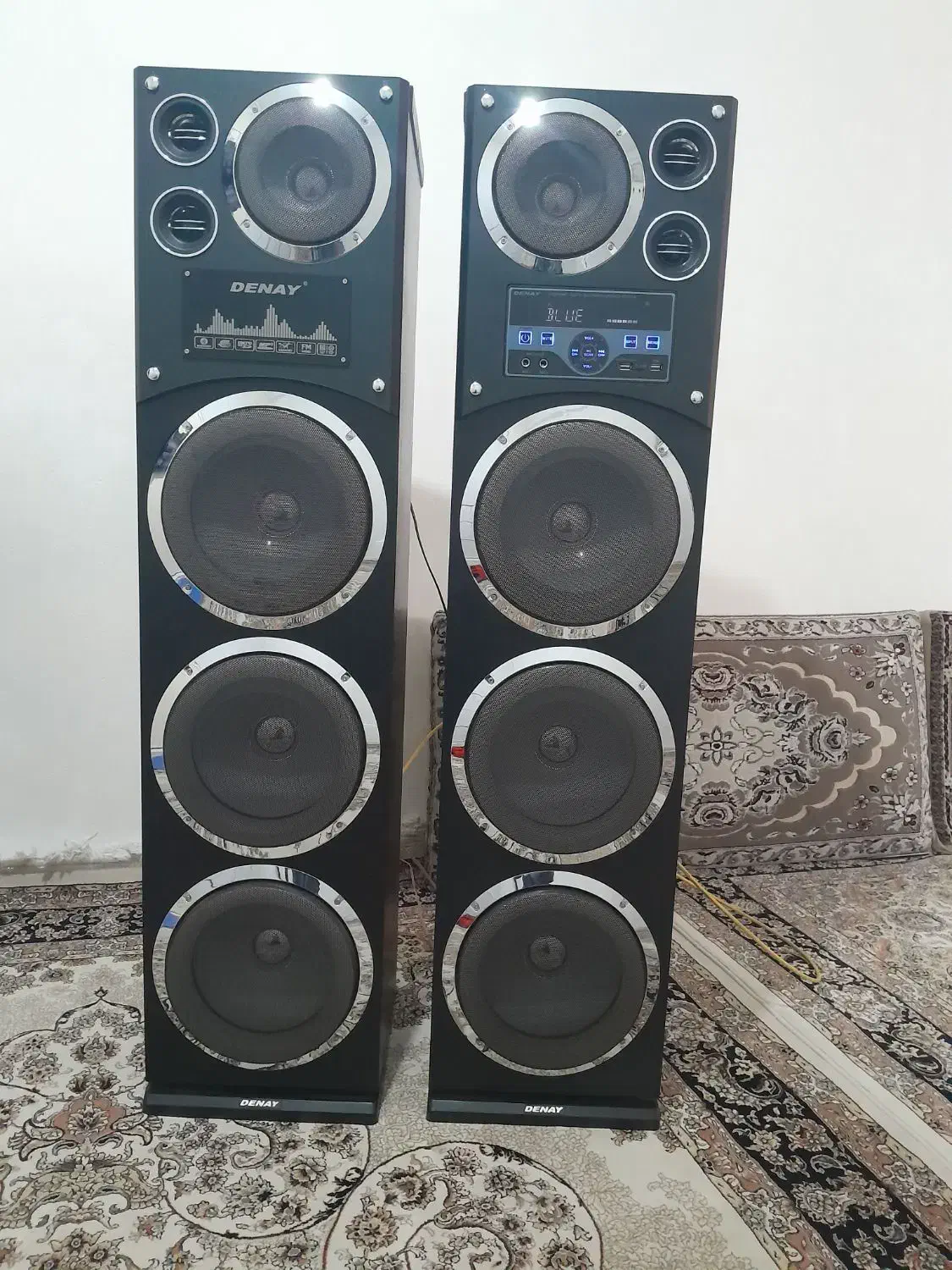 دوعددباندنودارای‌یک‌میکروفون‌‌|سیستم صوتی خانگی|ورامین, ورامین|دیوار