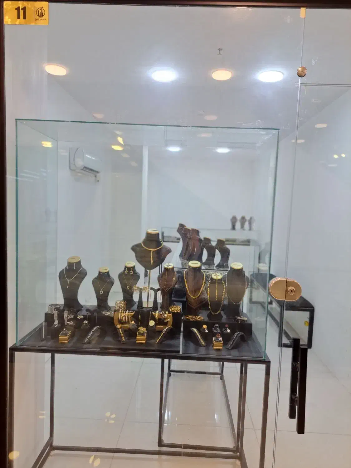 اکسسوری لوکس نیروانا مال داماهی|بدلیجات|بندرعباس, |دیوار