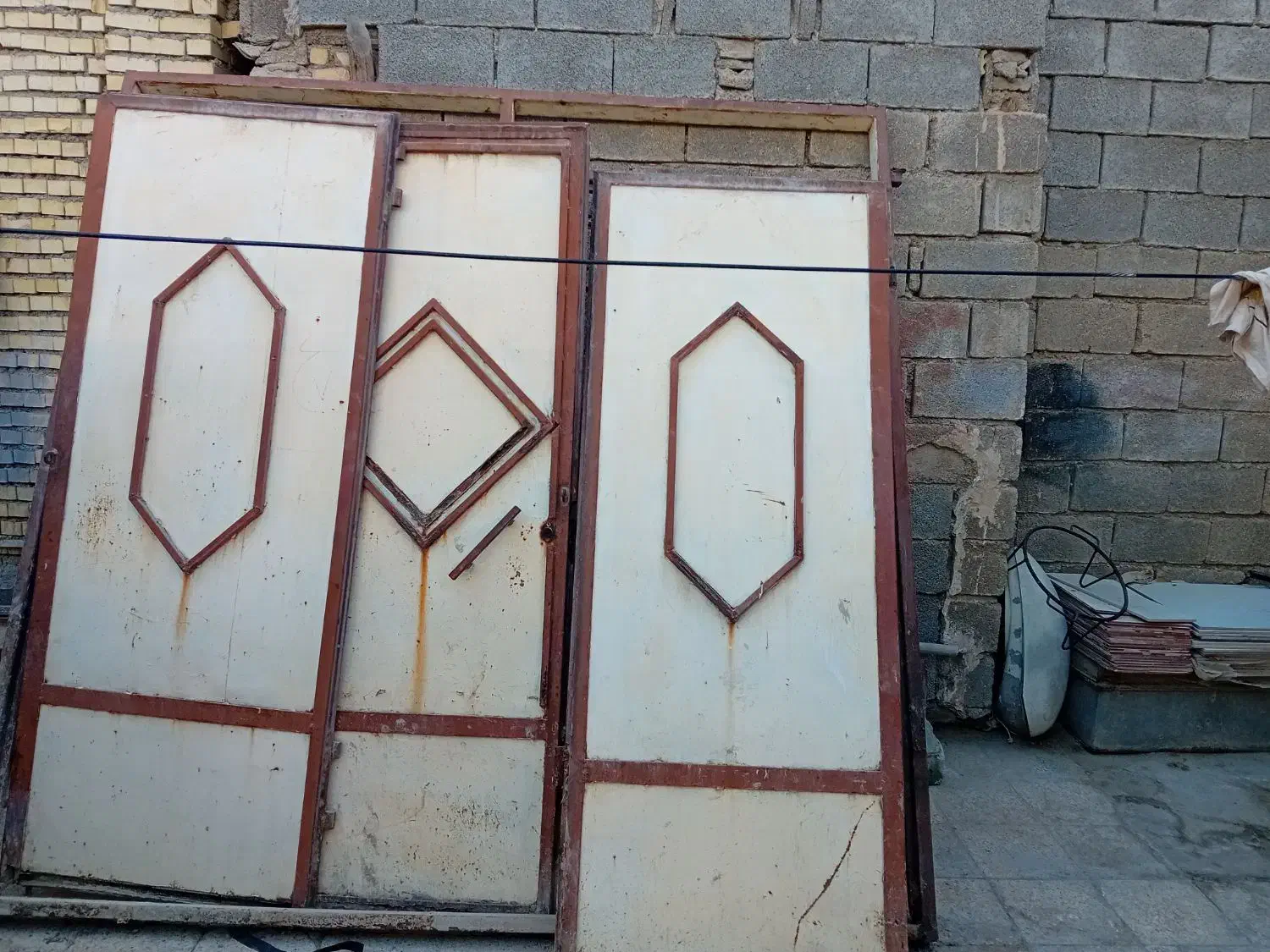 درب سه لنگه آهنی|مصالح و تجهیزات ساختمان|بندر ماهشهر, |دیوار