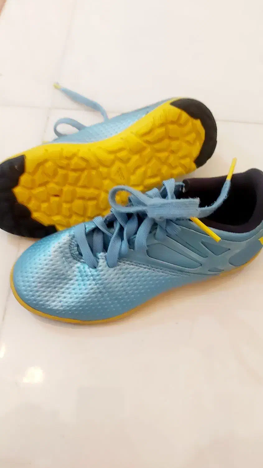 کتونیهای سالنی وچمنی خارجی نو تضمینی بچگانه|کیف، کفش، کمربند|اسلامشهر, باغ فیض|دیوار