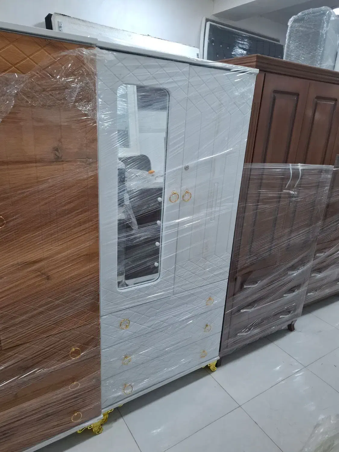 معدن کمد دراور چوبی.همه نمونه کمد دراور بارانی|جاکفشی، کمد، دراور|خرم‌آباد, |دیوار