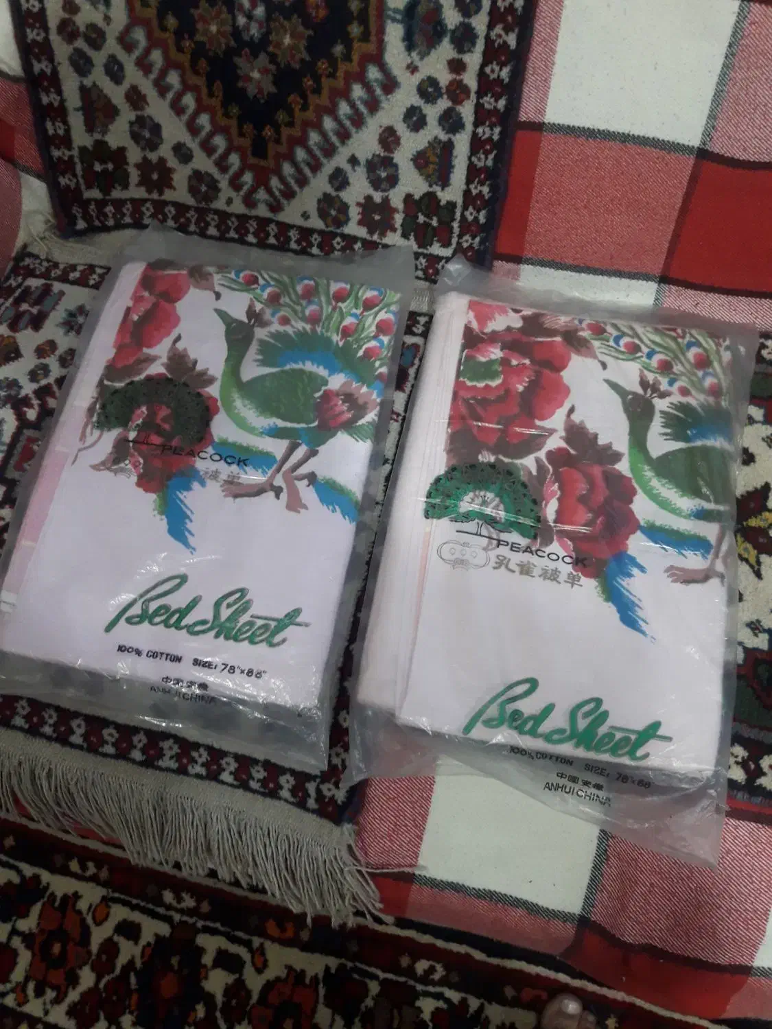 رو بالشتی قدیمی|رختخواب، بالش، پتو|شهرضا, |دیوار