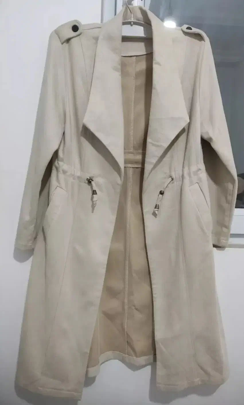 پالتو|لباس|میانه, |دیوار