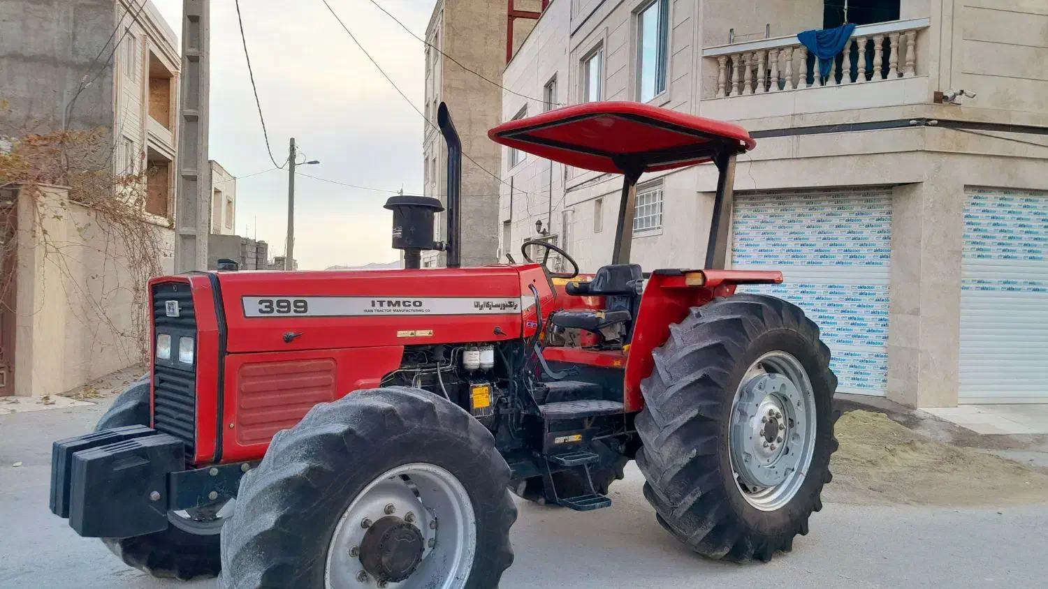 تراکتور۳۹۹ جفت مدل ۹۲پمپ کوچک|خودرو سنگین|قروه, |دیوار