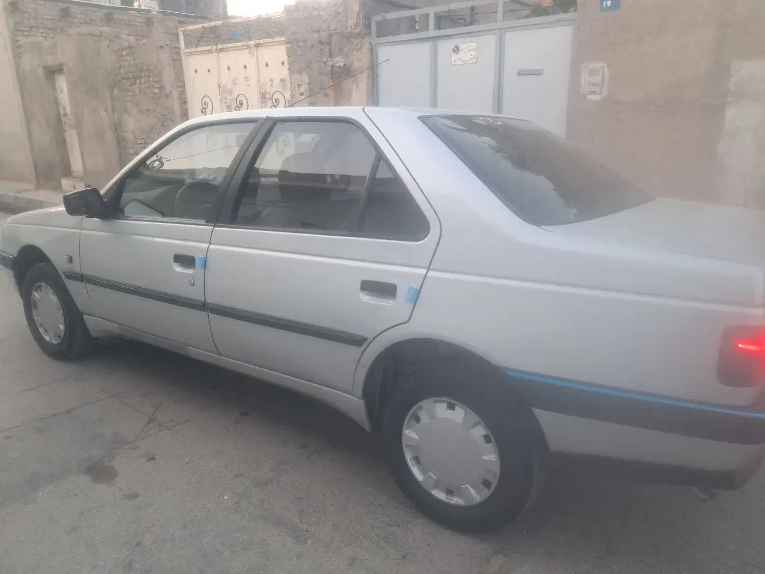 پژو ۴۰۵ استثنایی اخر ۹۸ بدون رنگ شاسی وسینی پلمپ|خودرو سواری و وانت|مشهد, گلشور|دیوار