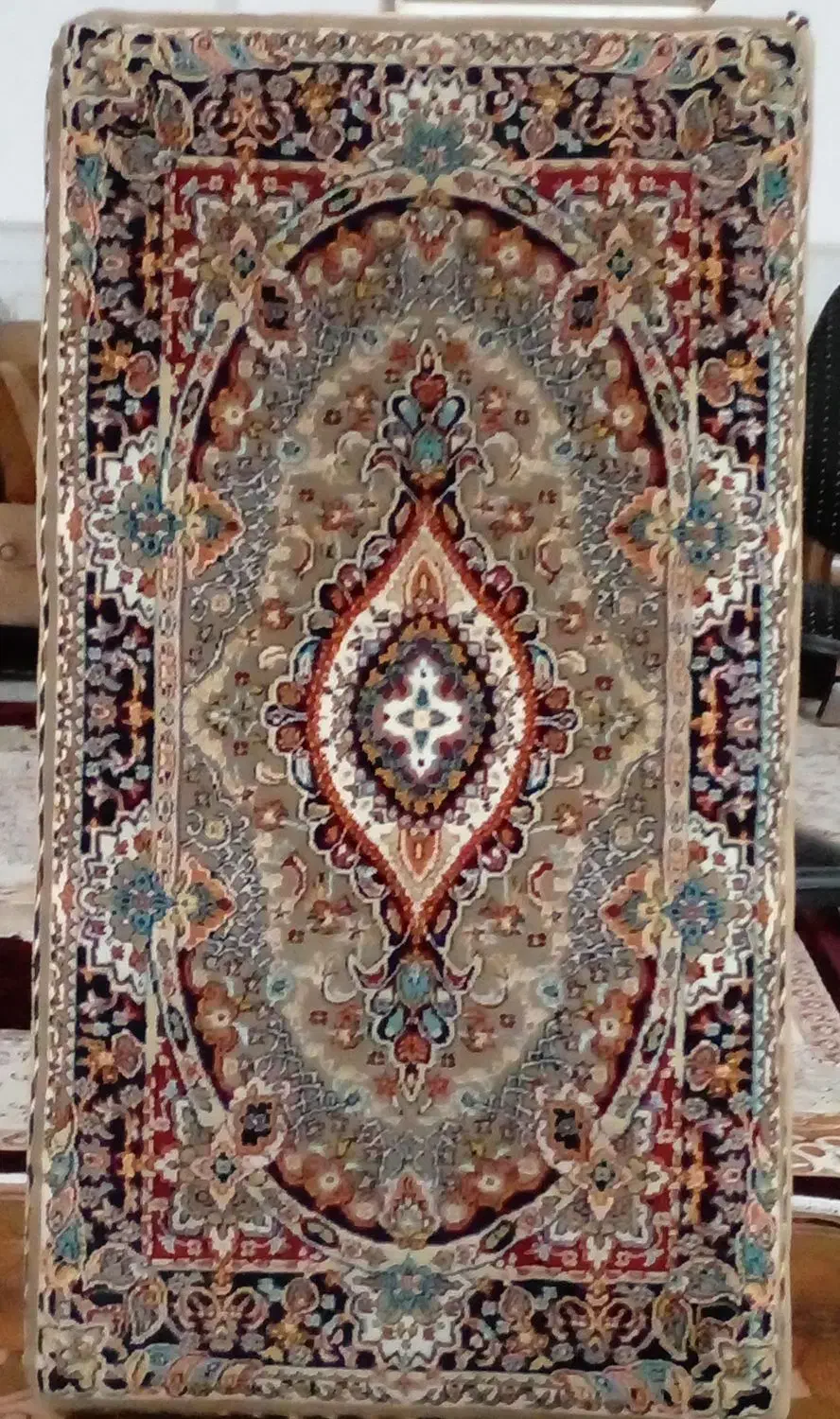 پشتی زمینه گردویی در حد نو|پشتی|قم, دروازه چوبی|دیوار