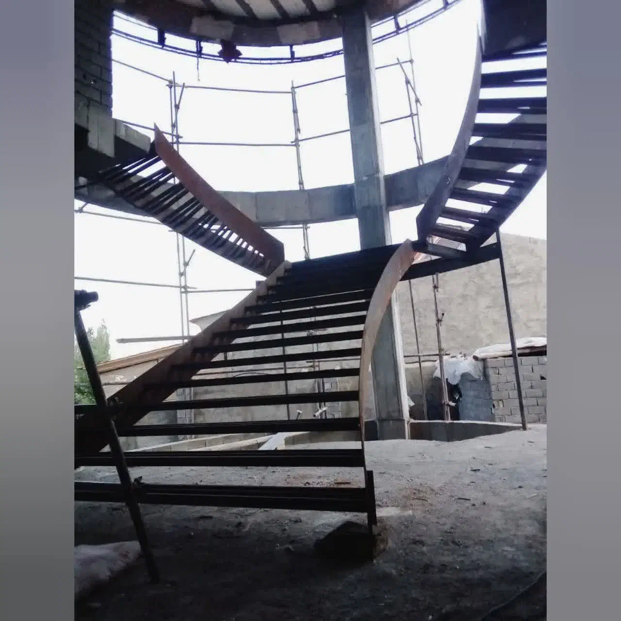 پله پیچ|خدمات پیشه و مهارت|سنندج, |دیوار