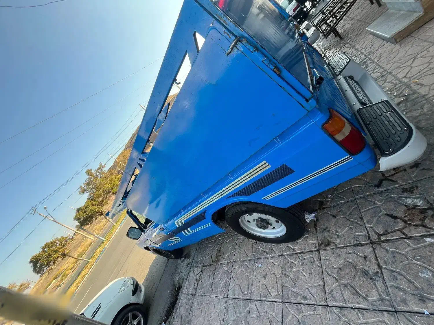 نیسان وانت|خودرو سواری و وانت|میانه, |دیوار