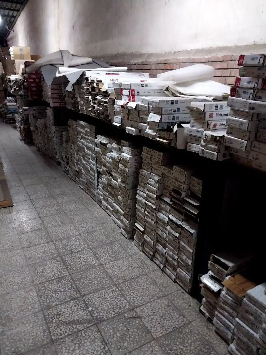 کاغذدیواری،ماربل،کناف،کفپوش،قرنیزبدون پیش پرداخت|خدمات پیشه و مهارت|اصفهان, گلزار|دیوار