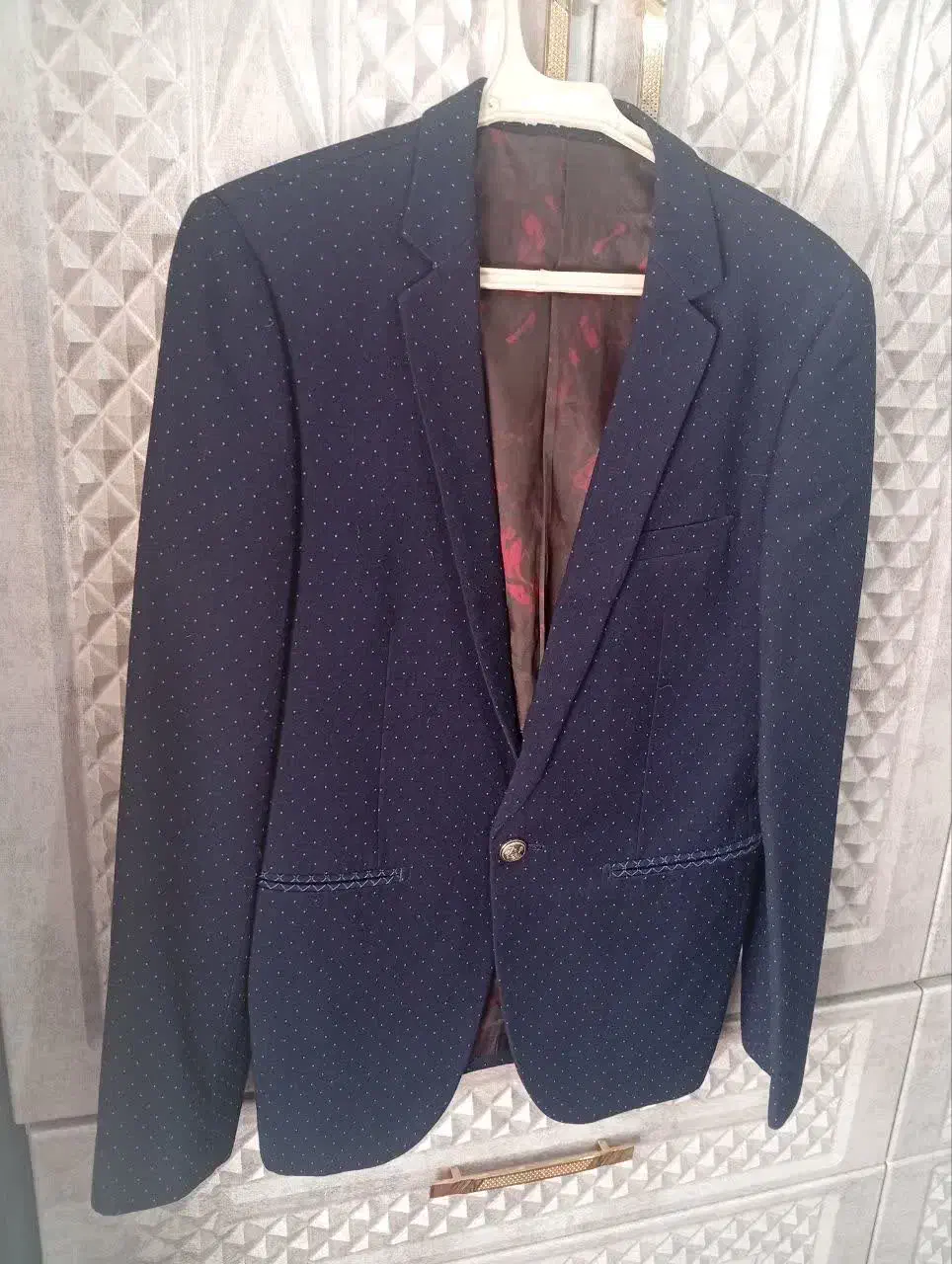 کت تک|لباس|آبگرم, |دیوار