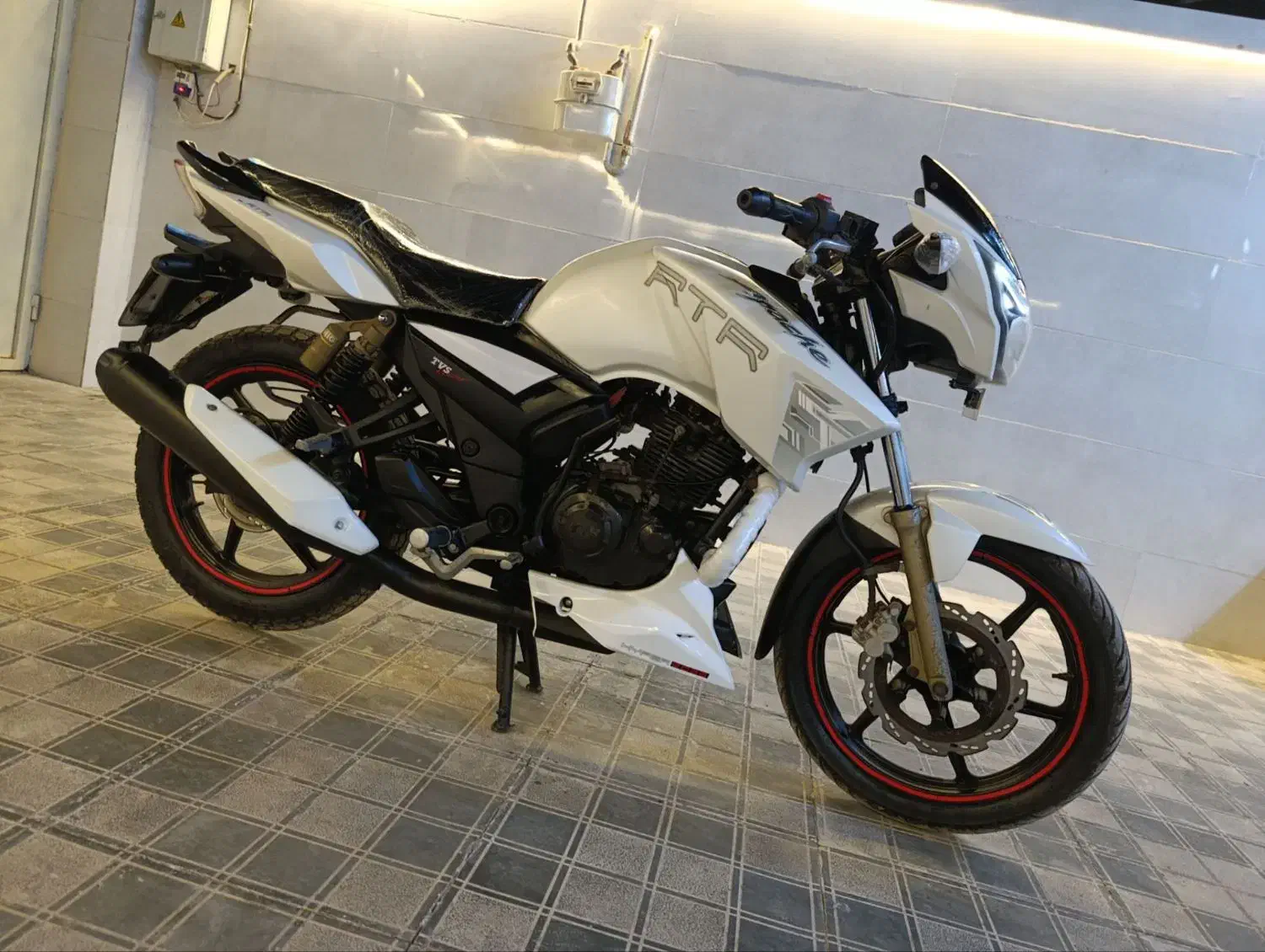 هندا و آپاچی مدل92و180سی سی درحد|موتورسیکلت|تربت‌حیدریه, چهارراه خواف|دیوار