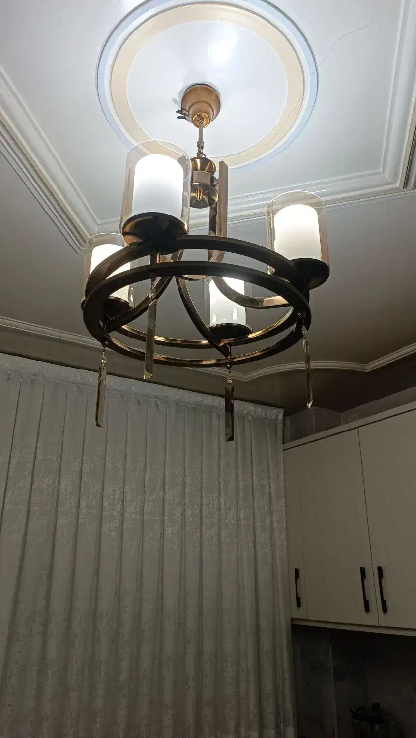 لوستر کاملا سالم|لوستر و چراغ آویز|اسلام‌شهر, مطهری|دیوار