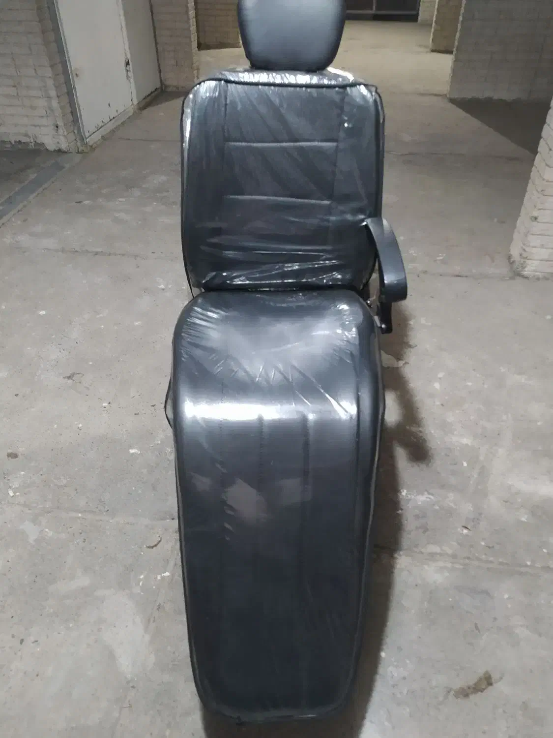 صندلی آرایشگاه زنانه|آرایشگاه و سالنهای زیبایی|ساری, |دیوار