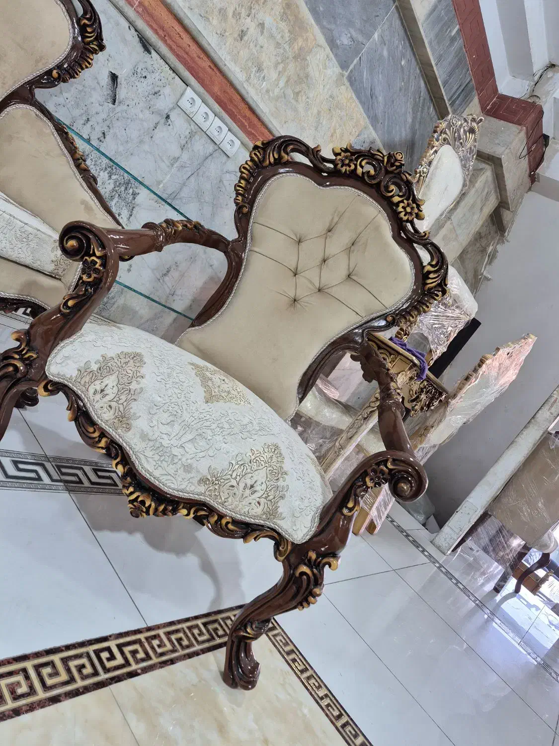 مبل کلاسیک افسون ۹نفره با پارچه/ /مخمل//|مبلمان خانگی و میز عسلی|تبریز, |دیوار