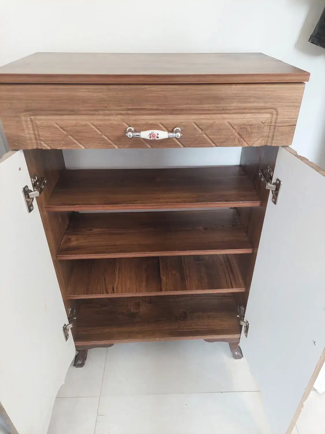 جاکفشی|جاکفشی، کمد، دراور|فردیس, نگارستان|دیوار