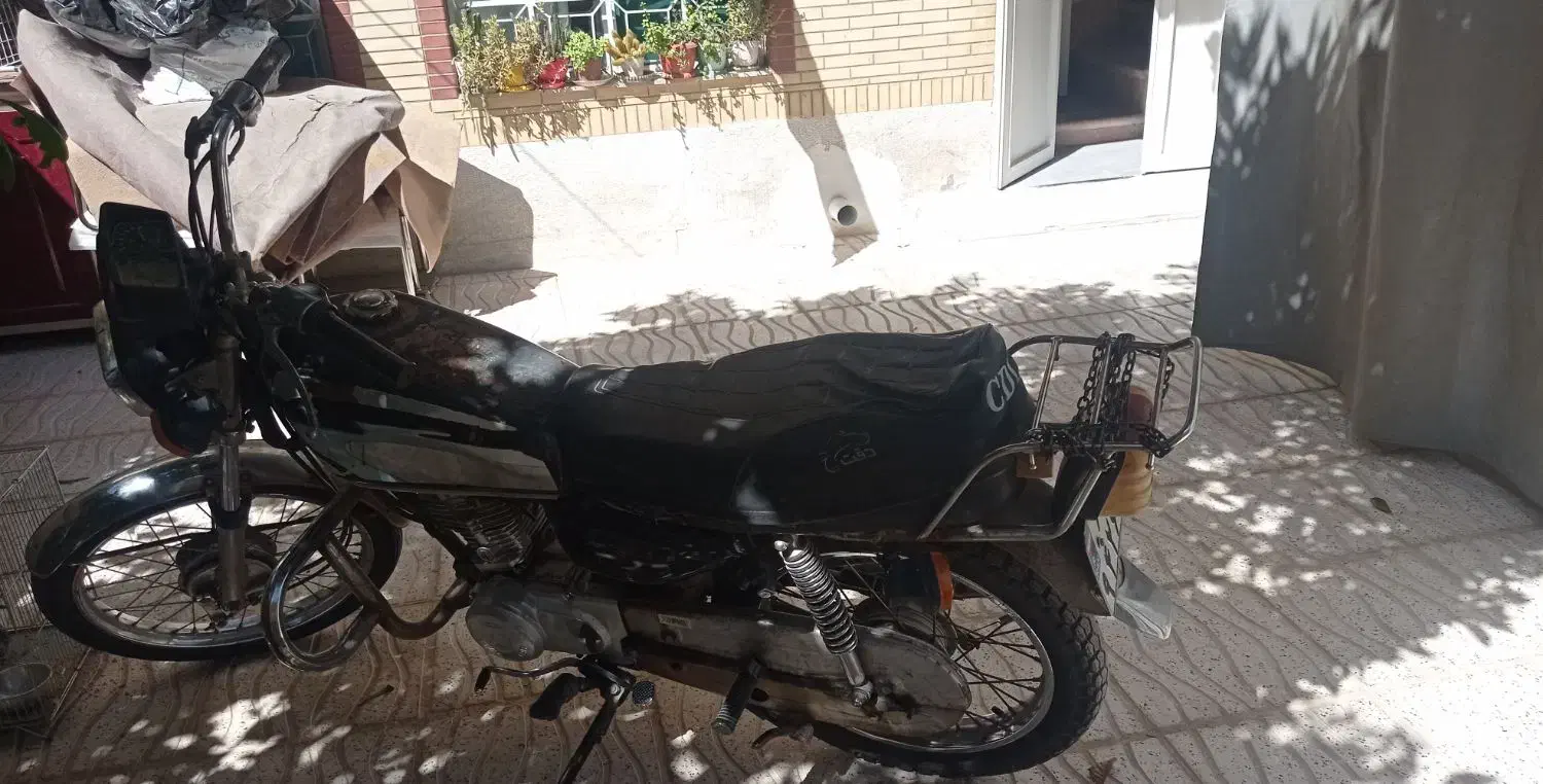 فروش موتورسیکلت هوندا125مشکی مدل 1382|موتورسیکلت|شیراز, شهرک والفجر|دیوار