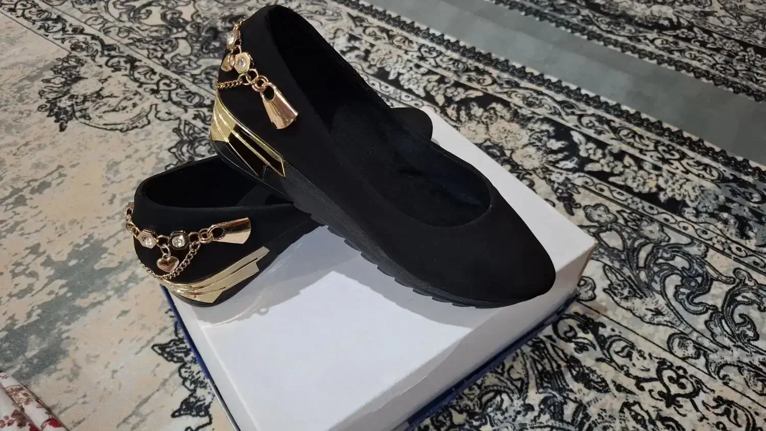 سایز ۳۸قالبش طوری هست که به ۳۹ هم میخوره|کیف، کفش، کمربند|اردبیل, |دیوار