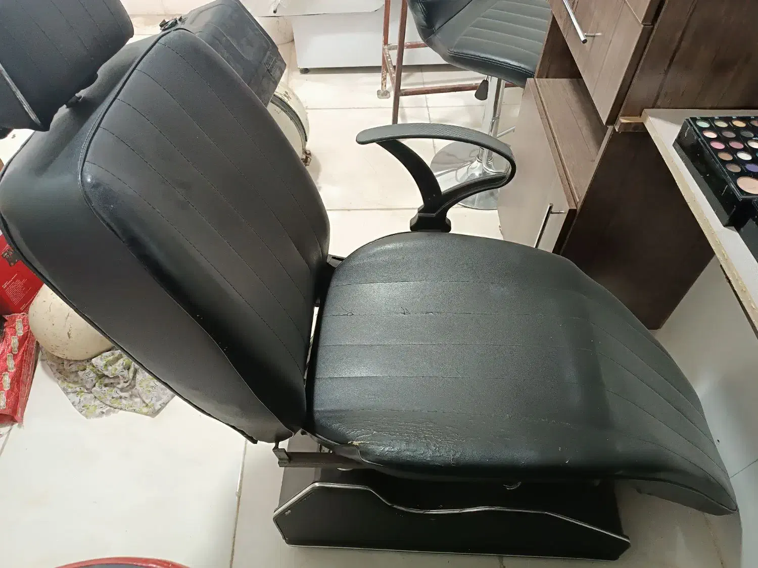 فروش وسایل سالن زیبایی|آرایشگاه و سالن‌های زیبایی|کرمانشاه, |دیوار