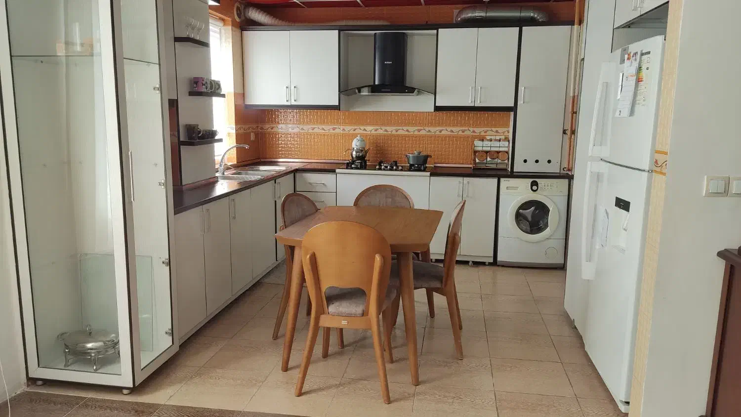 کابینت ترک، بدنه فلز سالم|آب‌چکان و نظم‌دهنده ظروف|سنندج, |دیوار