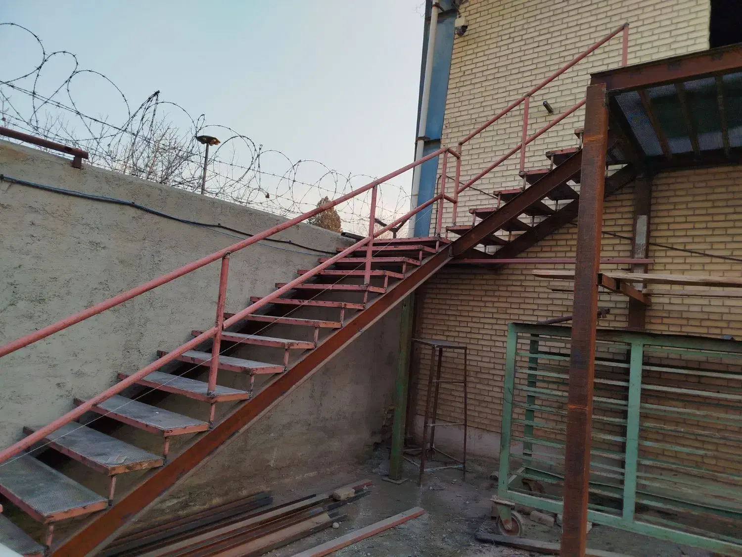 انجام کلیه خدمات جوشکاری نرده درو پنجره|خدمات پیشه و مهارت|گرمدره, |دیوار