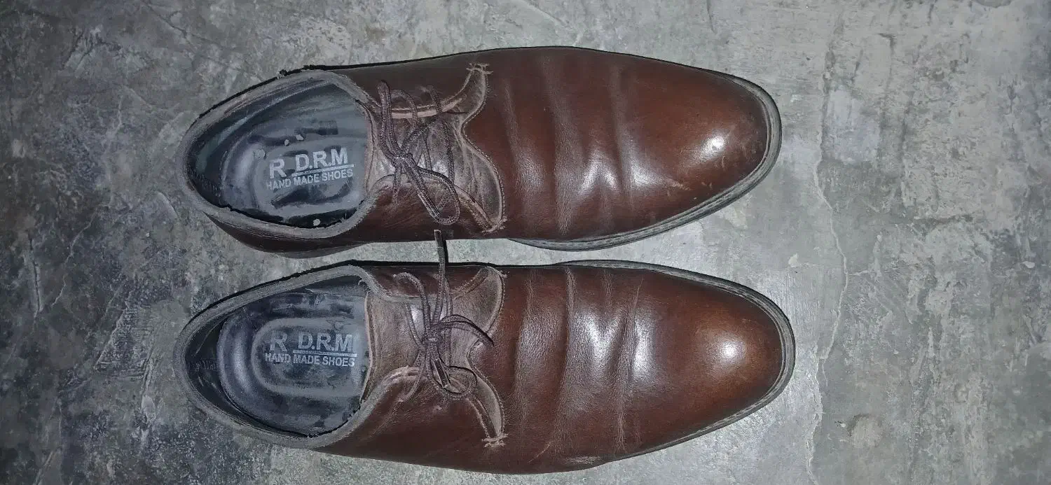 یک جفت چارقدپولینی.یک جفت کفش|لباس|گنبد کاووس, |دیوار