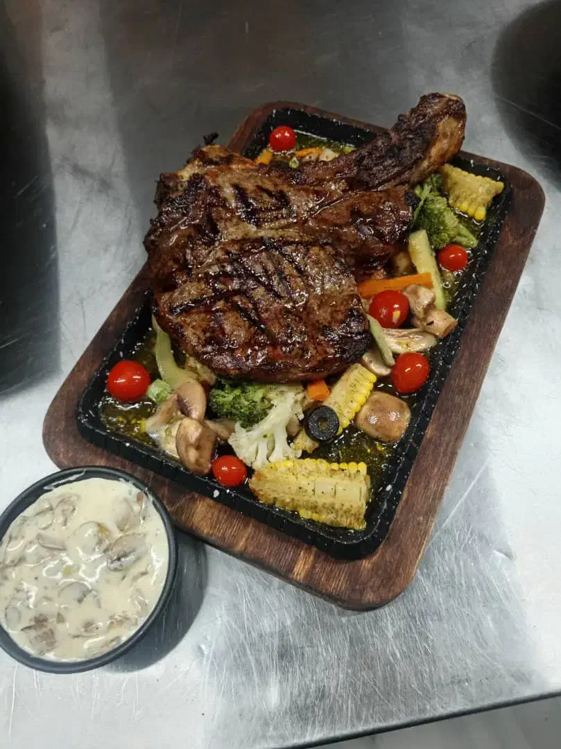 دعوت به همکاری در بخش های مختلف رستوران|استخدام خدمات فروشگاه و رستوران|محمودآباد, |دیوار