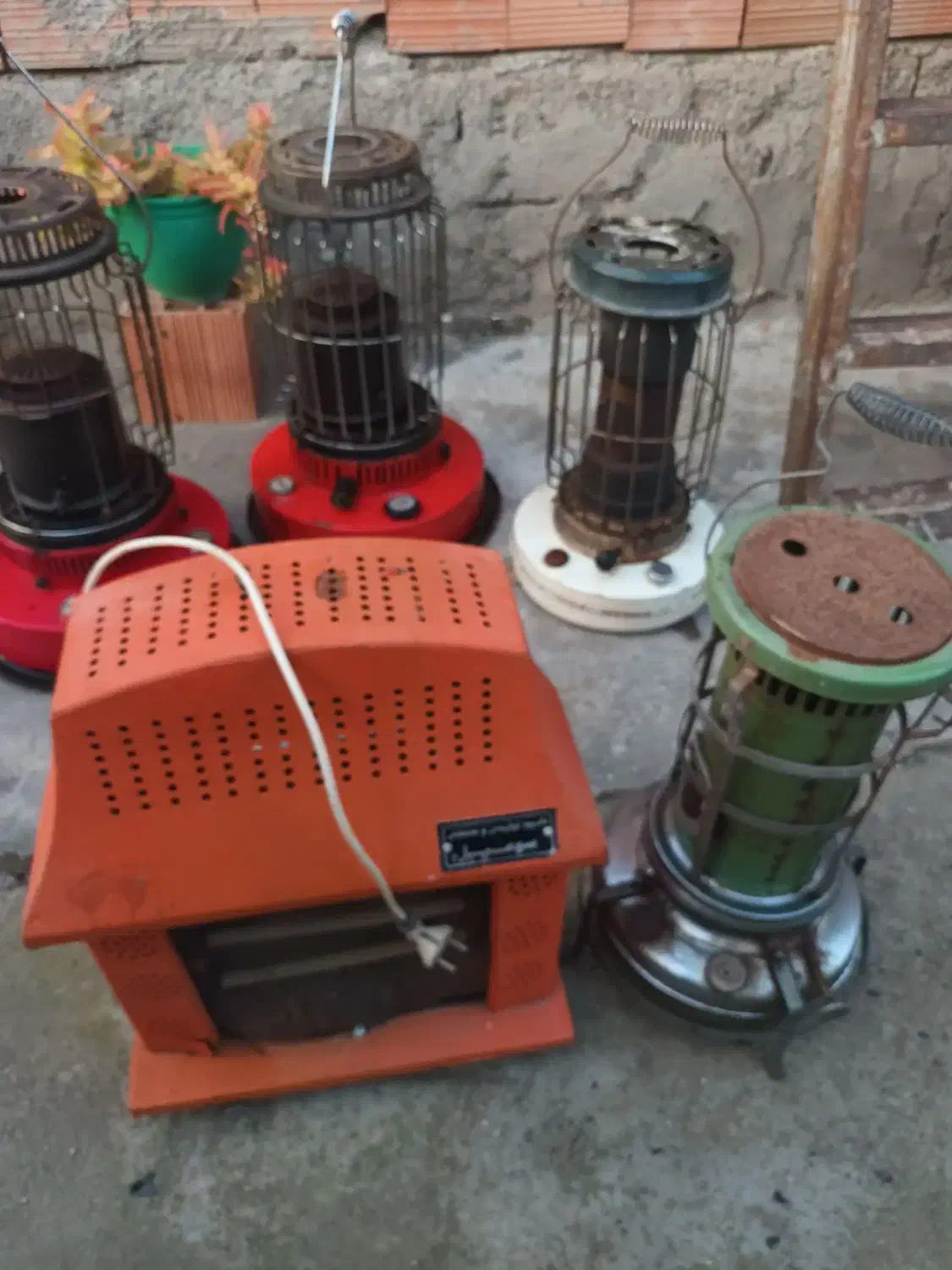 بخاری نفتی آبی سوز کارکرده سالم|بخاری، هیتر، شومینه|گرگان, |دیوار