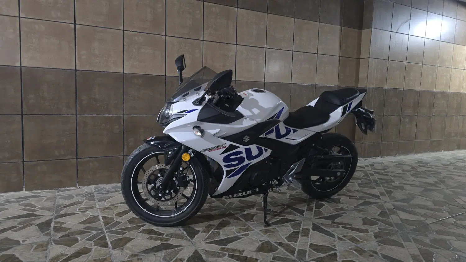 سوزوکی gsx250|موتورسیکلت|مشهد, نیروی هوایی|دیوار