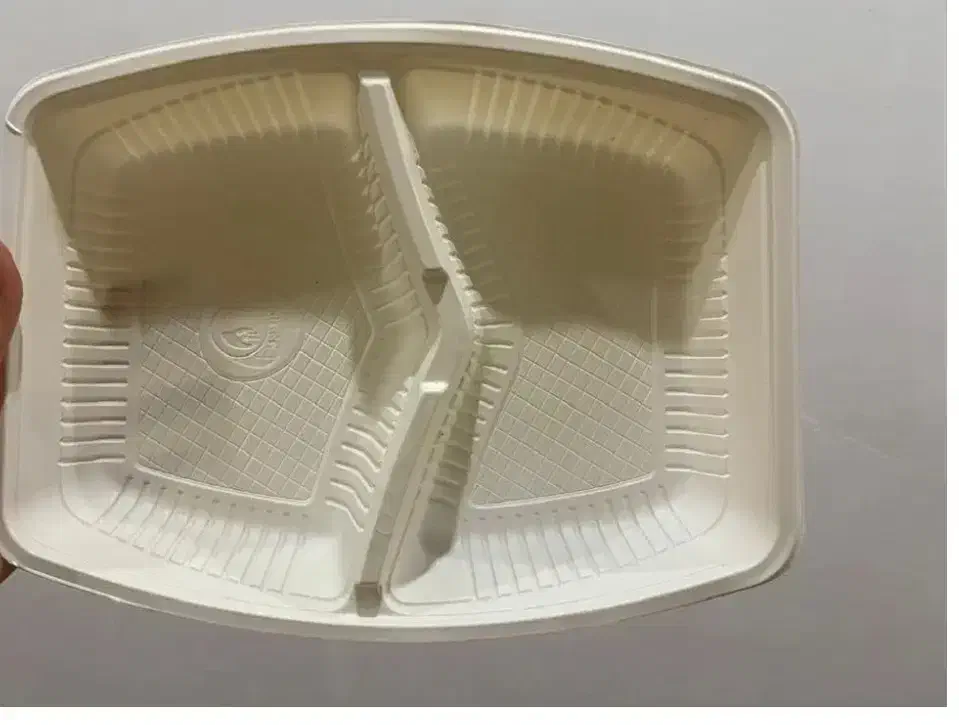 تعدادی زیادی ظرف غذا یک بار مصرف گیاهی پلمپ|ظروف نگهدارنده، پلاستیکی، یک‌بارمصرف|اراک, |دیوار