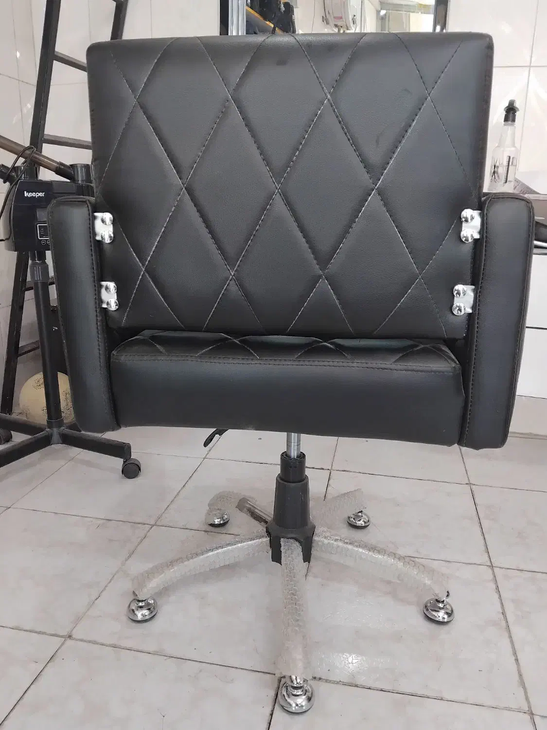 صندلی آرایشگاهی نو...|آرایشگاه و سالنهای زیبایی|شیراز, وزیرآباد|دیوار