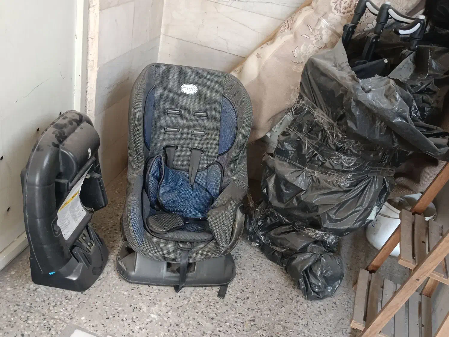 کالسکه دو قلو ها و صندلی ماشین|کالسکه و لوازم جانبی|تهران, شارق|دیوار